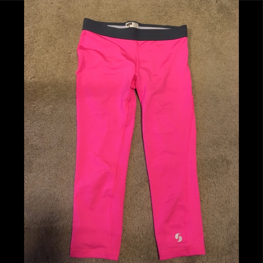 Soffe Dri workout crop pants